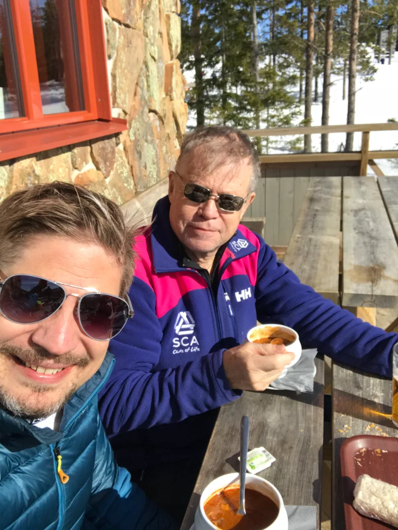 Oskar Andermo tillsammans med sin far